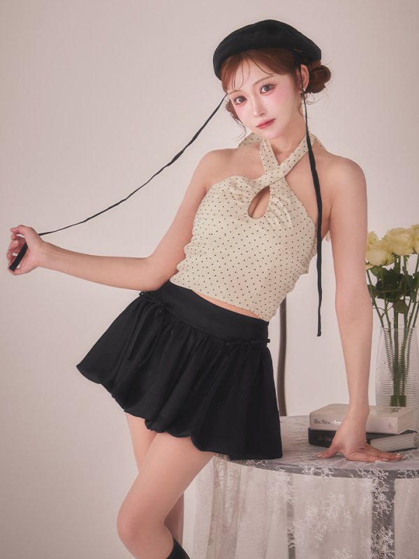 アイボリーxブラック モデル：明日花キララ　身長：162cm サイズ：Sサイズ