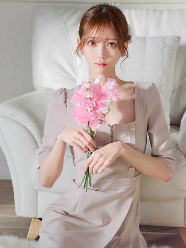 ベージュ モデル:あすか 身長:170cm 着用サイズ:Sサイズ