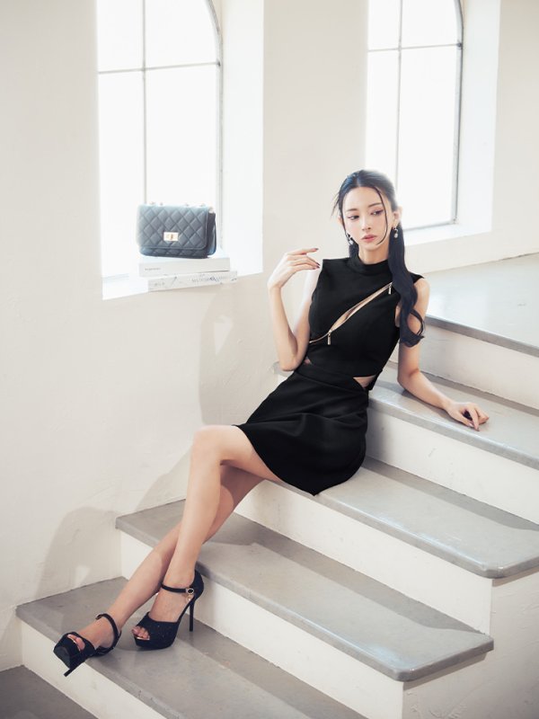 ブラック モデル:まおちゃる 身長:158cm 着用サイズ:Sサイズ