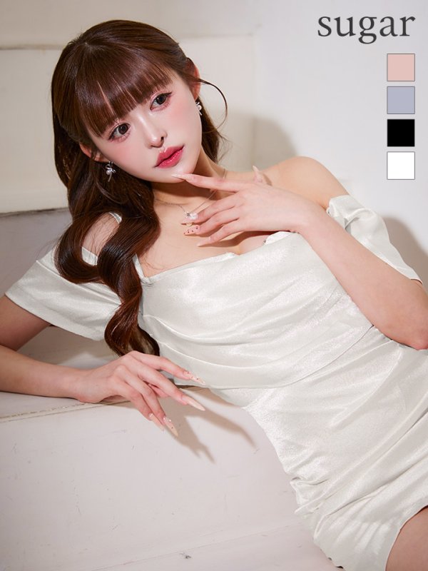 ホワイト　モデル：かるあ　身長：156cm　着用サイズ：Sサイズ