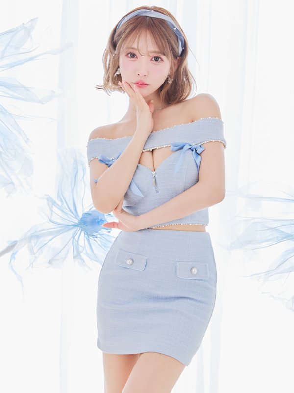 ブルー モデル:三上悠亜 身長:159cm 着用サイズ:Sサイズ