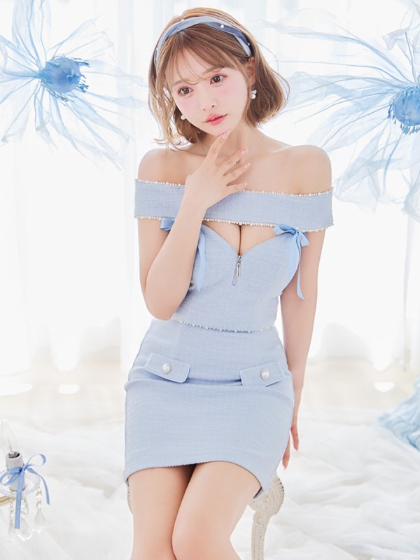 ブルー モデル:三上悠亜 身長:159cm 着用サイズ:Sサイズ