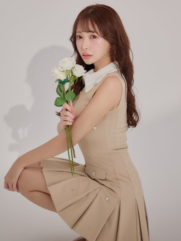 ベージュ　モデル：りな　身長：160cm　着用サイズ：Sサイズ