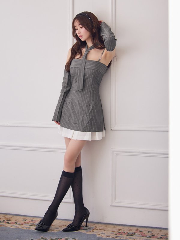 グレー×ホワイト モデル：ゆめ　身長：160cm　着用サイズ：Sサイズ