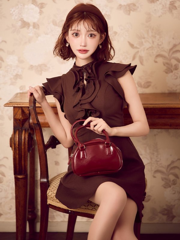 ブラウン モデル：明日花キララ　身長：162cm サイズ：Sサイズ