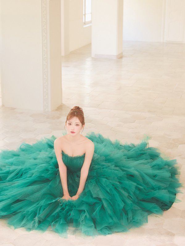 グリーン モデル:明日花キララ 身長:162cm 着用サイズ:S (XS〜M)サイズ