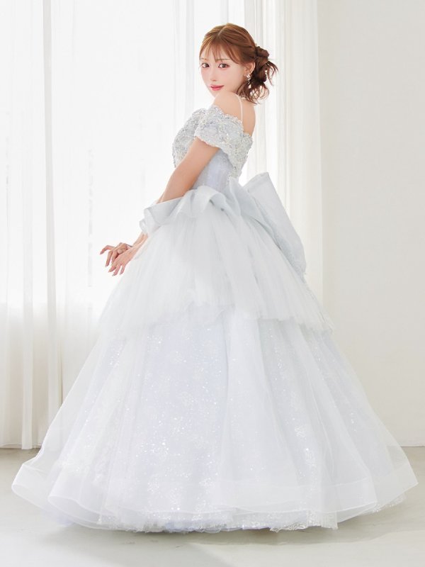 ホワイトブルー モデル:明日花キララ 身長:162cm 着用サイズ:S (XS〜M)サイズ