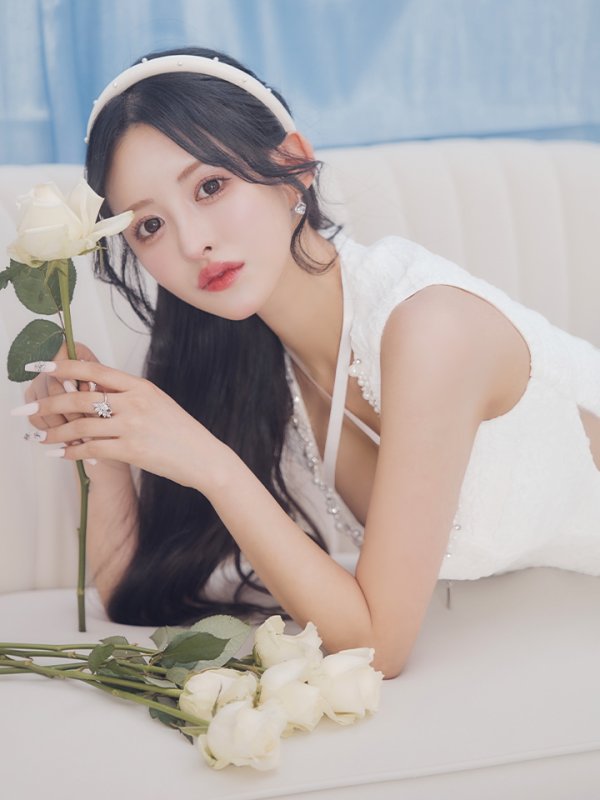 ホワイト モデル:カルア 身長:156cm 着用サイズ:Sサイズ