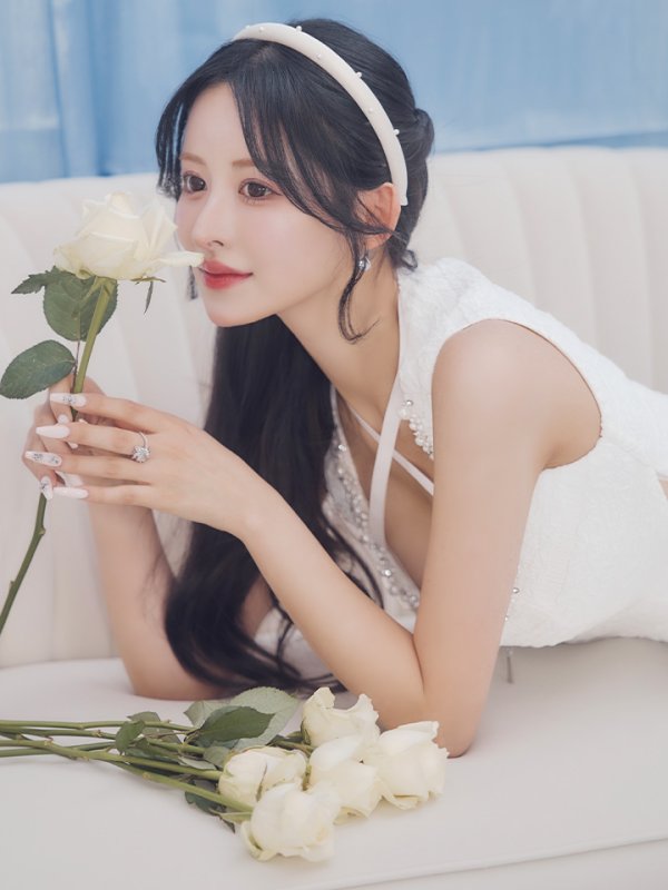 ホワイト モデル:カルア 身長:156cm 着用サイズ:Sサイズ