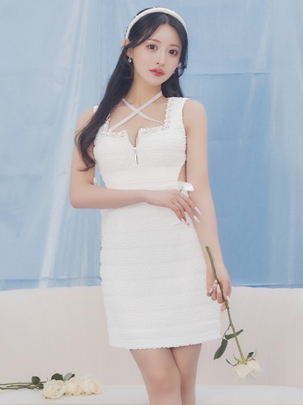 ホワイト モデル:カルア 身長:156cm 着用サイズ:Sサイズ