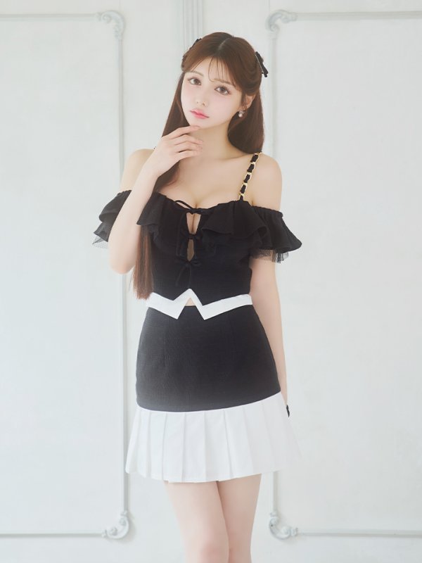 ブラックxホワイト モデル:ももか 身長:156cm 着用サイズ:Sサイズ