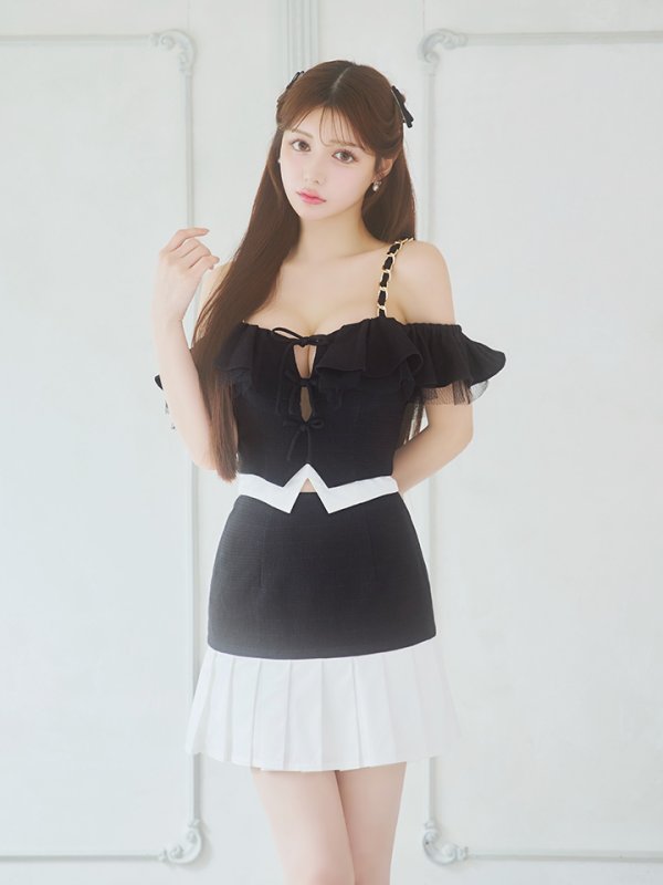 ブラックxホワイト モデル:ももか 身長:156cm 着用サイズ:Sサイズ