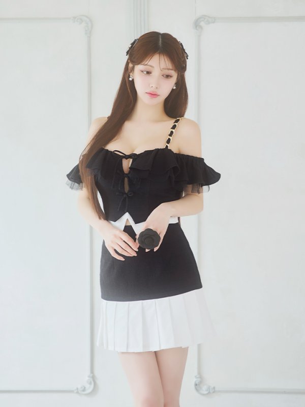 ブラックxホワイト モデル:ももか 身長:156cm 着用サイズ:Sサイズ