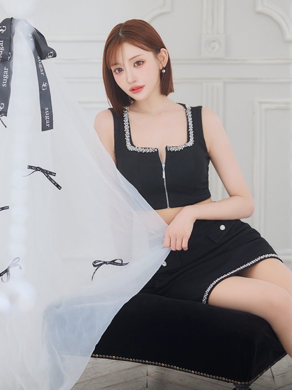 ブラック モデル:明日花キララ 身長162cm 着用サイズ:Sサイズ