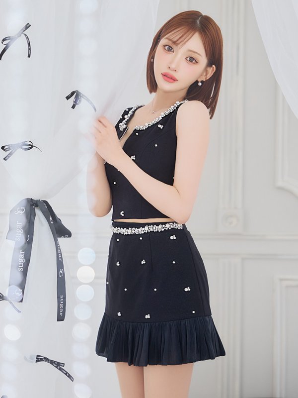 ブラック モデル:明日花キララ 身長:162cm 着用サイズ:Sサイズ