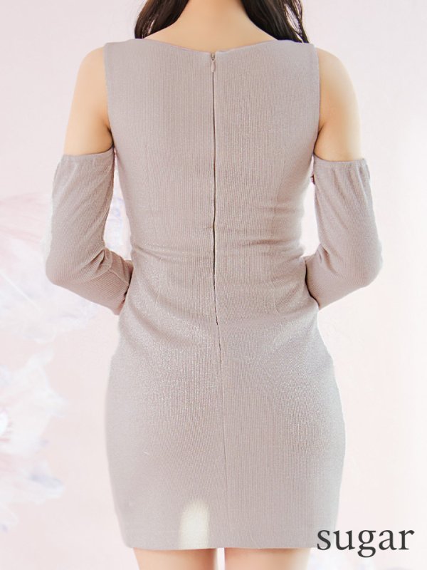 ベージュ　モデル：りな　身長：160cm　着用サイズ：Sサイズ