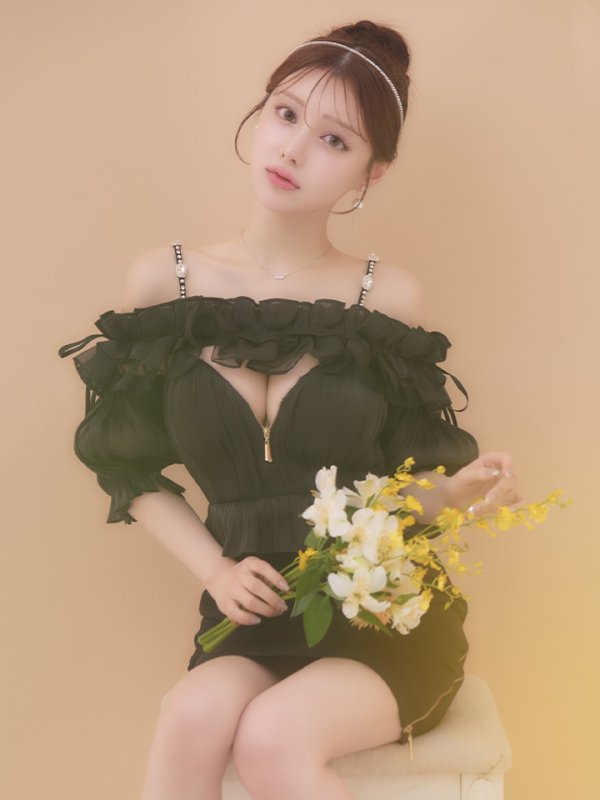 ブラック モデル:ももか 身長:156cm 着用サイズ:Sサイズ