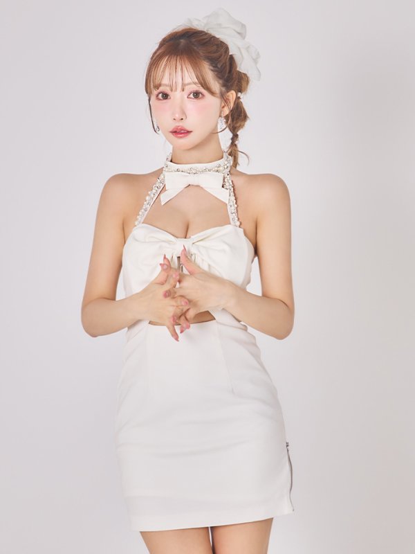 ホワイト モデル：三上悠亜　身長：159cm　着用サイズ：Sサイズ