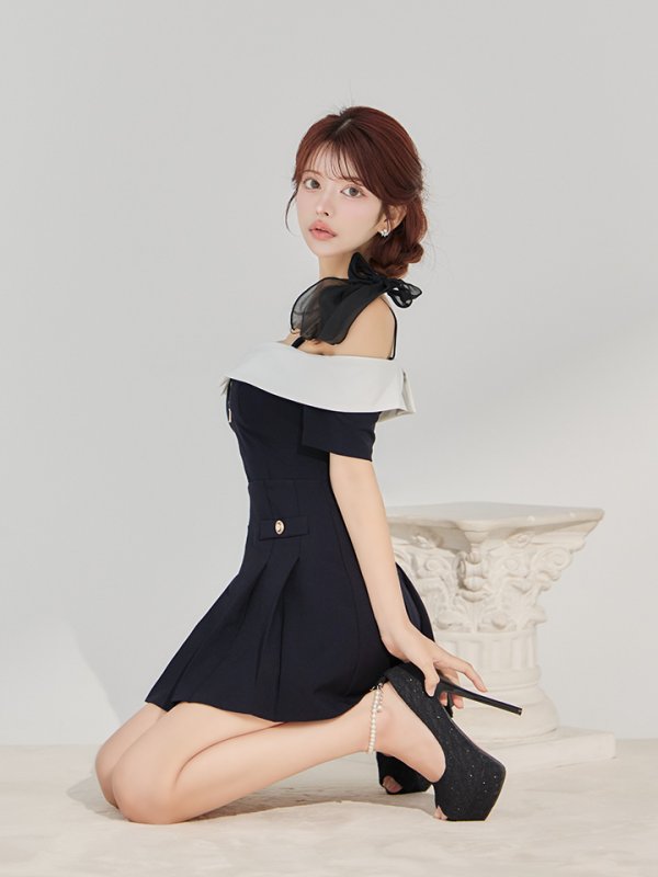 ホワイトxブラック　モデル：まりん　身長：164cm　着用サイズ：Sサイズ