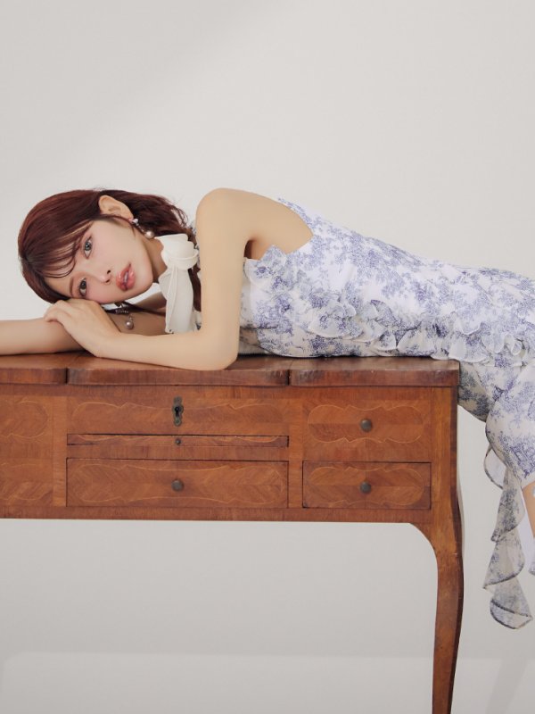 ホワイトxブルー モデル：まりん　身長：164cm　着用サイズ：Sサイズ