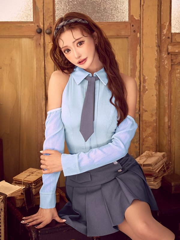 ブルーｘグレー モデル：明日花キララ　身長：162cm 着用サイズ：Sサイズ