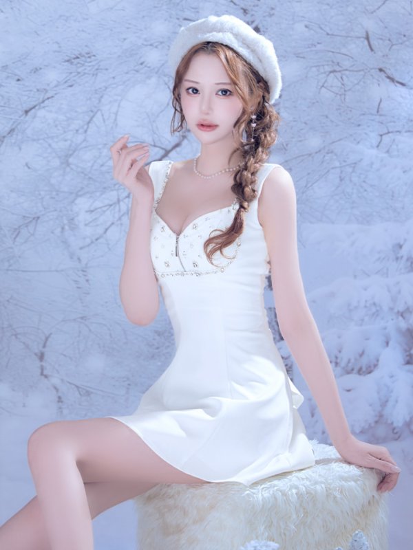 ホワイト　モデル：れみれみ　身長：163cm　着用サイズ：Sサイズ