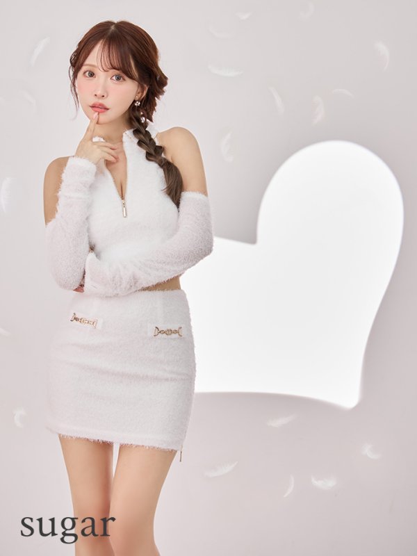 ホワイト　モデル：三上悠亜　身長：159cm　着用サイズ：Sサイズ