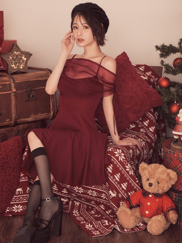 ワインレッド　モデル：りこ　身長：156cm　着用サイズ：Sサイズ