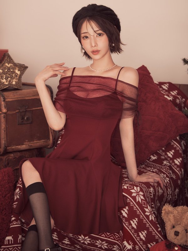ワインレッド　モデル：りこ　身長：156cm　着用サイズ：Sサイズ