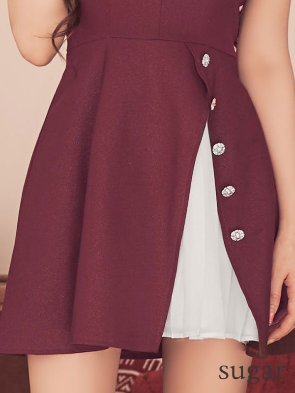 ワインレッドxホワイト　モデル：まみ　身長：160cm　着用サイズ：Sサイズ