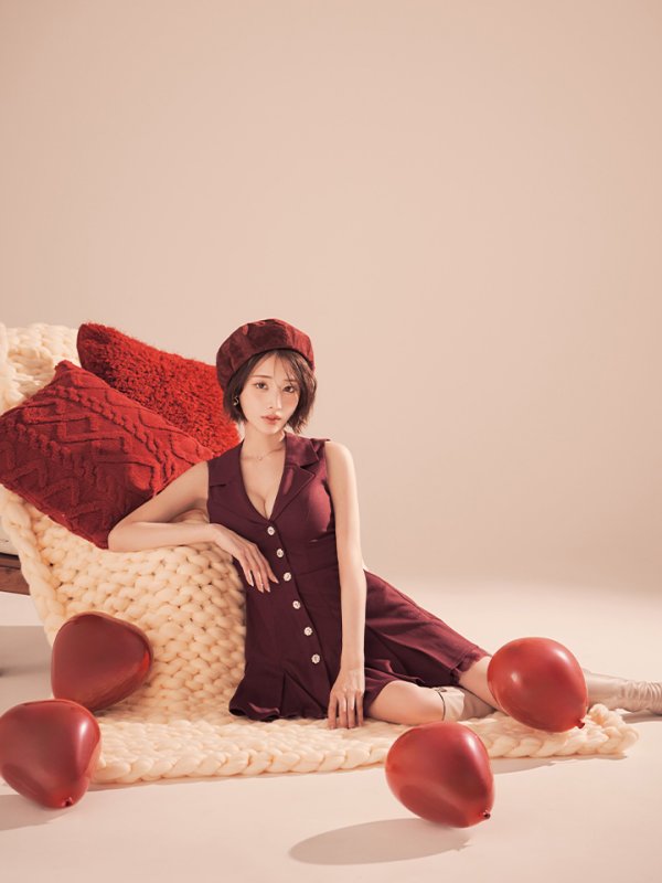 ワインレッド　モデル：りこ　身長：156cm　着用サイズ：Sサイズ