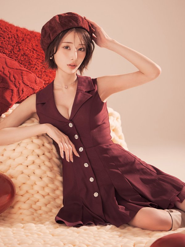 ワインレッド　モデル：りこ　身長：156cm　着用サイズ：Sサイズ