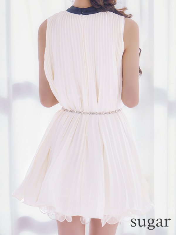 アイボリー×ブラック　モデル：せいは　身長：160cm　着用サイズ：Sサイズ