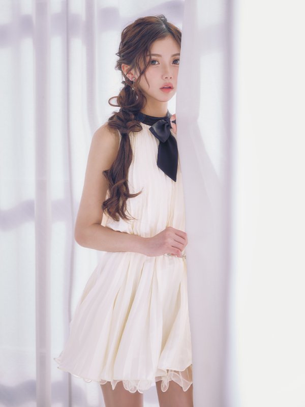 アイボリー×ブラック　モデル：せいは　身長：160cm　着用サイズ：Sサイズ