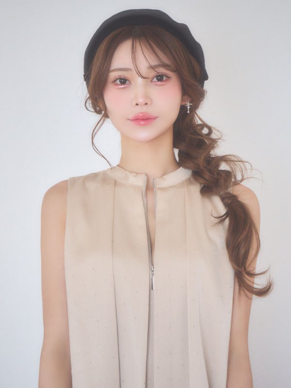 シャンパンゴールド　モデル：るりぴ 身長：165cm 着用サイズ：Sサイズ