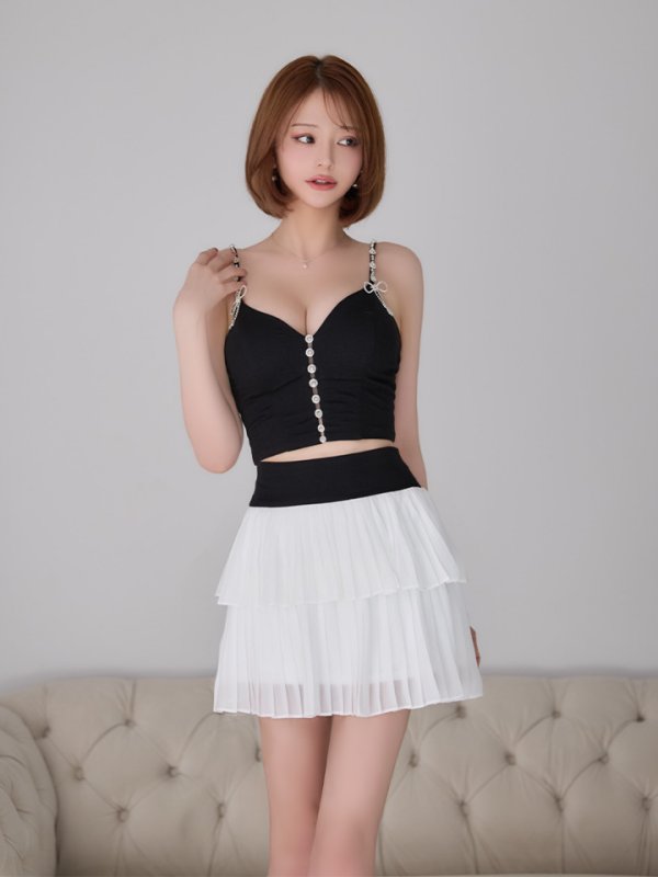 ブラックxホワイト　モデル：れみれみ　身長：163cm　着用サイズ：Sサイズ