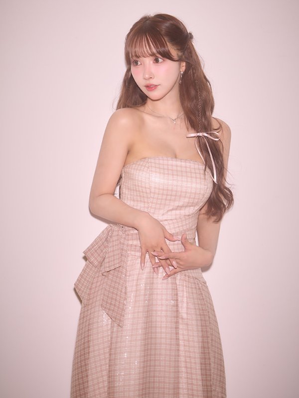 ピンク　モデル：三上悠亜　身長：159cm　着用サイズ：Sサイズ