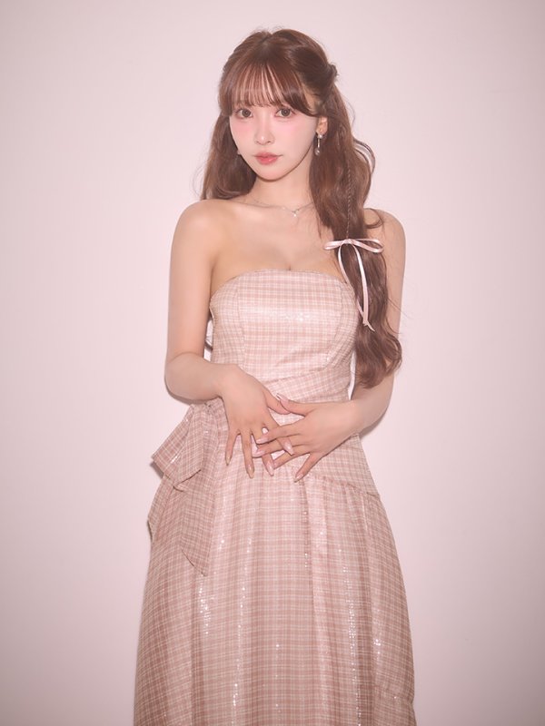 ピンク　モデル：三上悠亜　身長：159cm　着用サイズ：Sサイズ