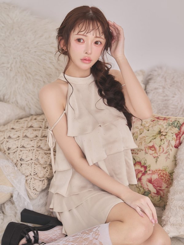 ベージュ　 モデル：りな　身長：160cm　着用サイズ：Sサイズ