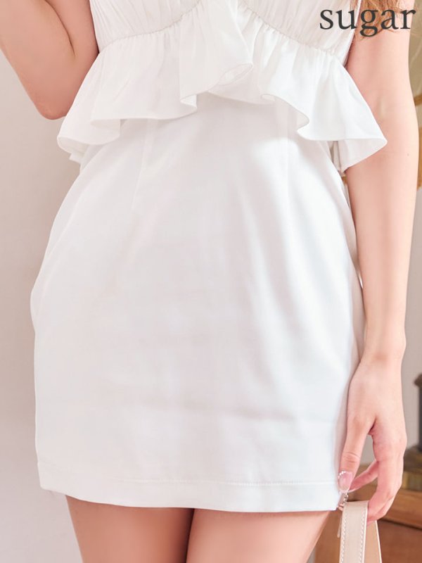 ホワイト　モデル：るりぴ　身長：165cm　着用サイズ：Sサイズ