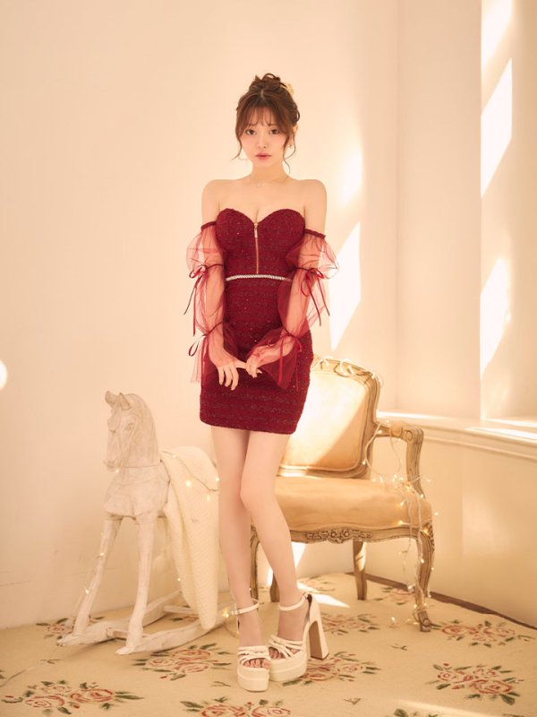 ワインレッド　モデル：羽澄まり　身長：158cm　着用サイズ：Sサイズ