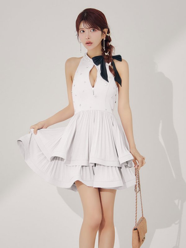 ホワイト モデル：まりん　身長：164cm　着用サイズ：Sサイズ