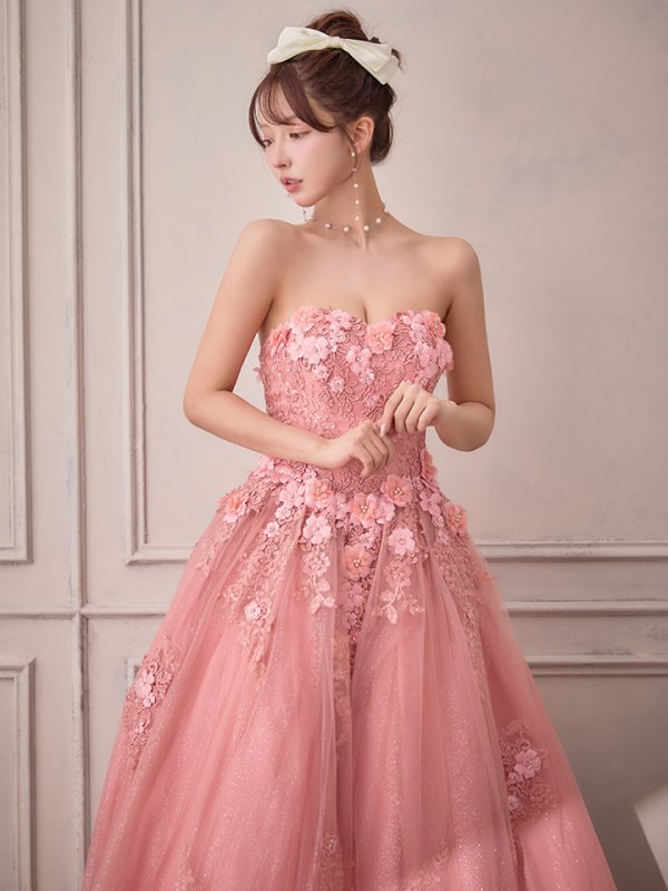 ピンク　モデル：三上悠亜　身長：159cm　着用サイズ：Fサイズ着用