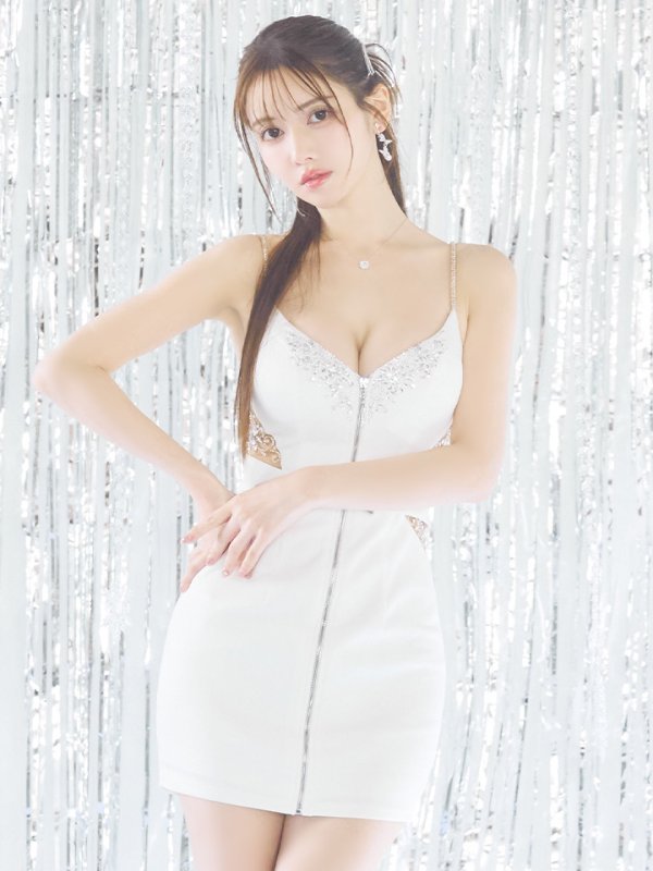 ホワイト:モデル:ゆめ 身長:160cm 着用サイズ:Sサイズ