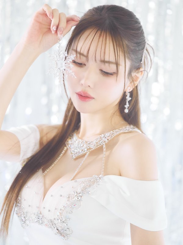 ホワイト:モデル:ゆめ 身長:160cm 着用サイズ:Sサイズ