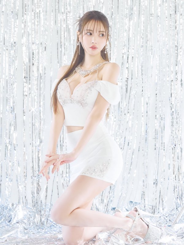 ホワイト:モデル:ゆめ 身長:160cm 着用サイズ:Sサイズ