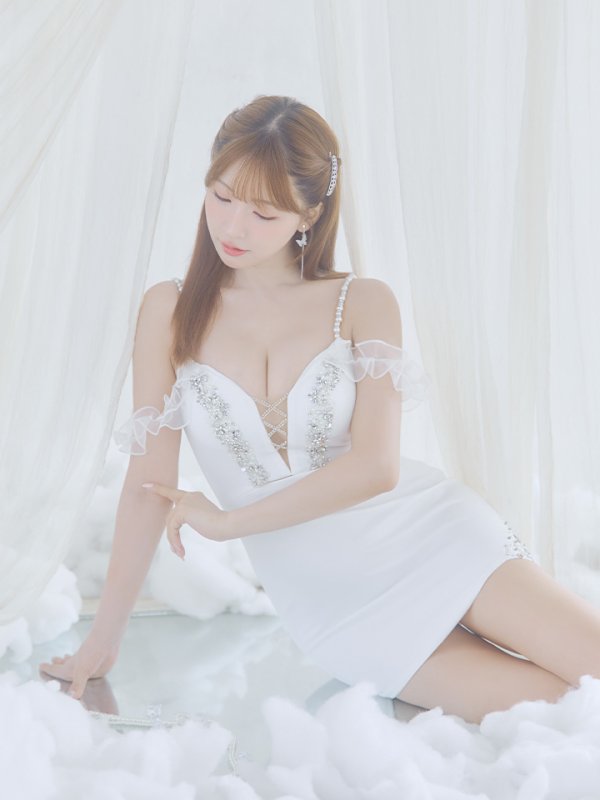 ホワイト モデル:ゆめ 身長:160cm 着用サイズ:Sサイズ