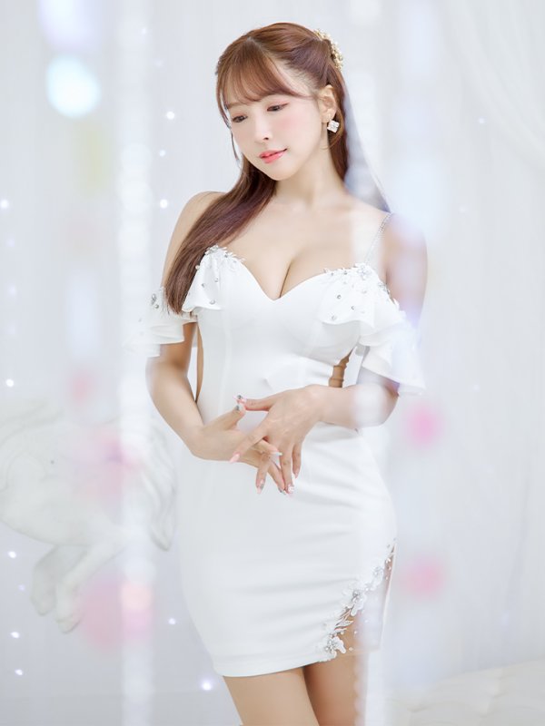 画像15: XSサイズあり【ANGEL R/エンジェルアール】フリルショルダー/ フラワーレース/ オフショル/ ビジュー/ ワンカラー/ タイト/ ミニドレス/ キャバドレス[OF2]