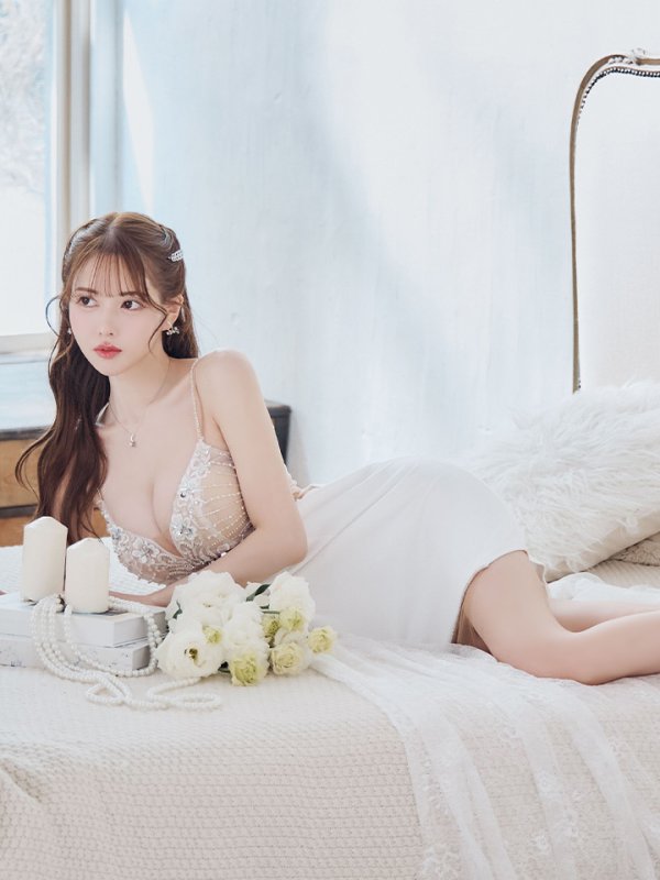 ホワイト モデル:ゆめ 身長:160cm 着用サイズ:Sサイズ