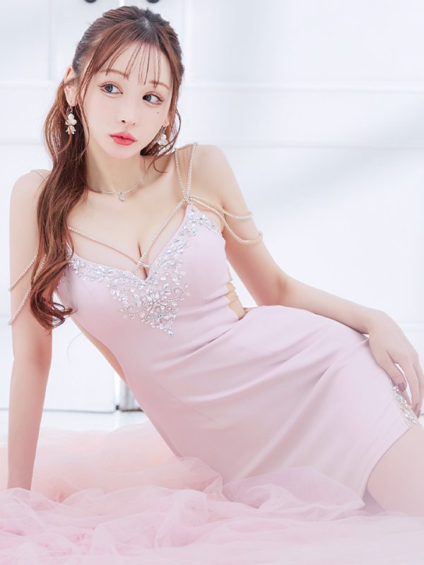 ピンク モデル:真優川咲 身長:158cm:Sサイズ